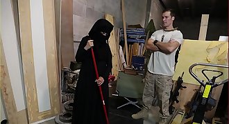 TOUR OF BOOTY - US Soldier Takes A Liking To Sexy Arab Servant